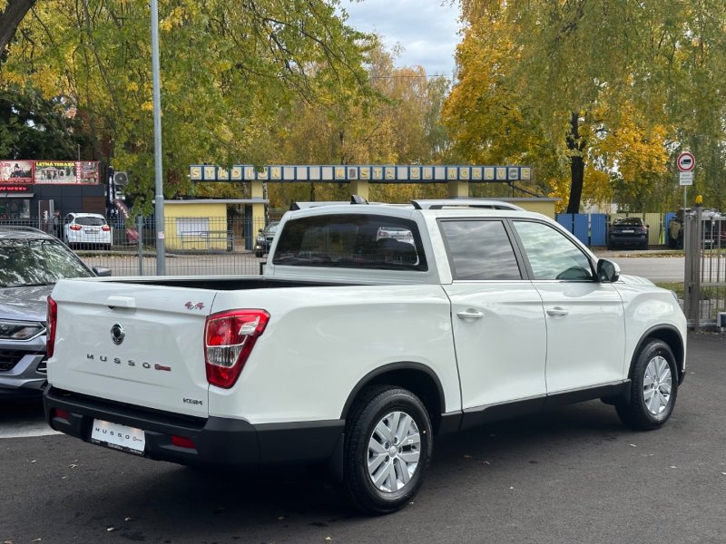 KGM-MussoGrand-style-waa-67488