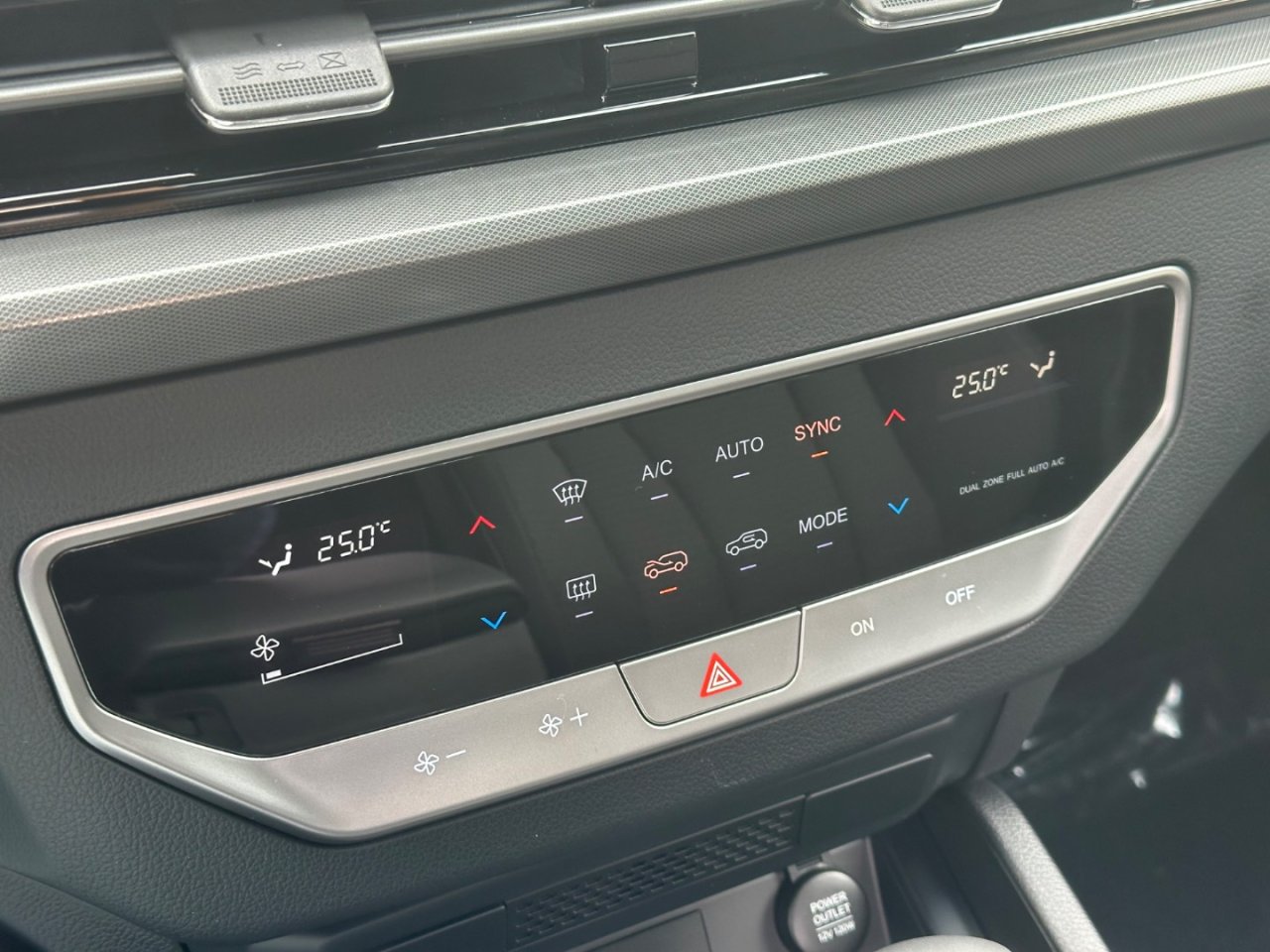 KGM-MussoGrand-style-waa-67488