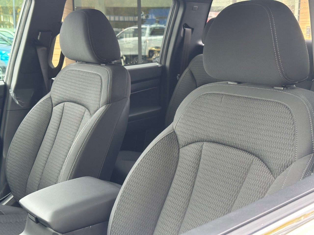 KGM-MussoGrand-style-waa-67488