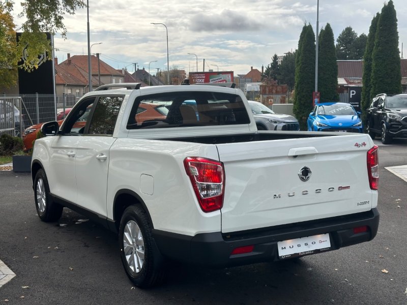 KGM-MussoGrand-style-waa-67488