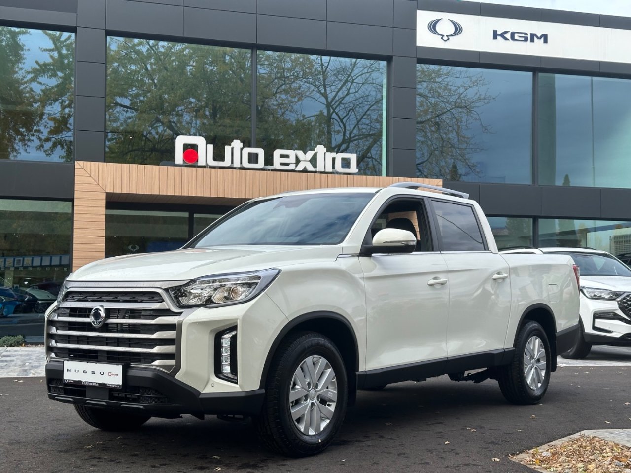 KGM-MussoGrand-style-waa-67488