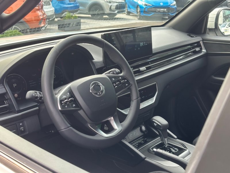 KGM-MussoGrand-style-waa-67488